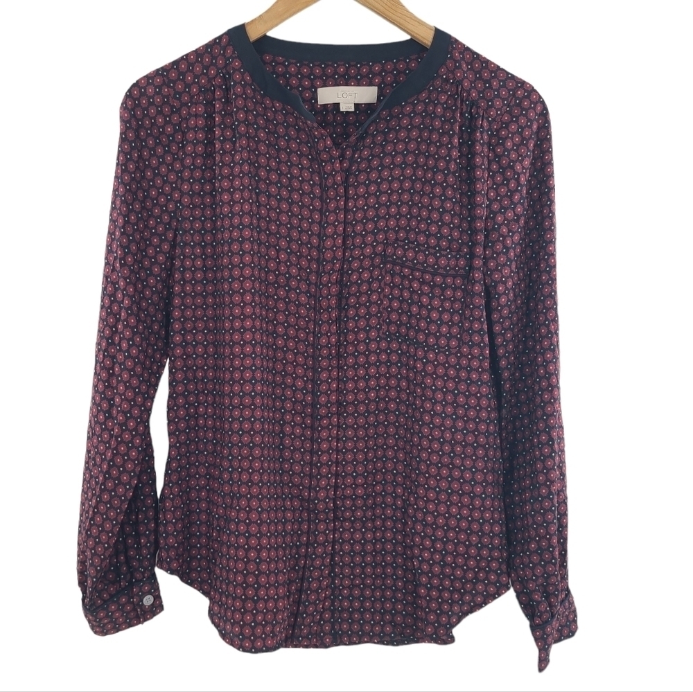 ANN TAYLOR LOFT Women Small button-up top Black Red Floral‎ Pocket Detail